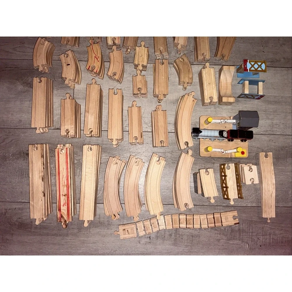 Vintage HUGE LOT Thomas & Friends Wooden Railway Trains Tracks And More! 100+ Pc